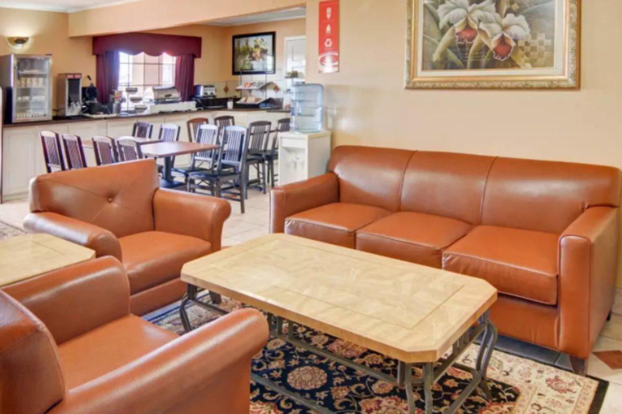 Super 8 By Wyndham Decatur Texas Ξενοδοχείο Εξωτερικό φωτογραφία