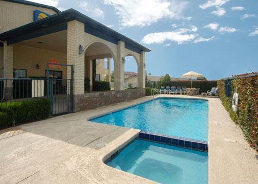 Super 8 By Wyndham Decatur Texas Ξενοδοχείο Ανέσεις φωτογραφία